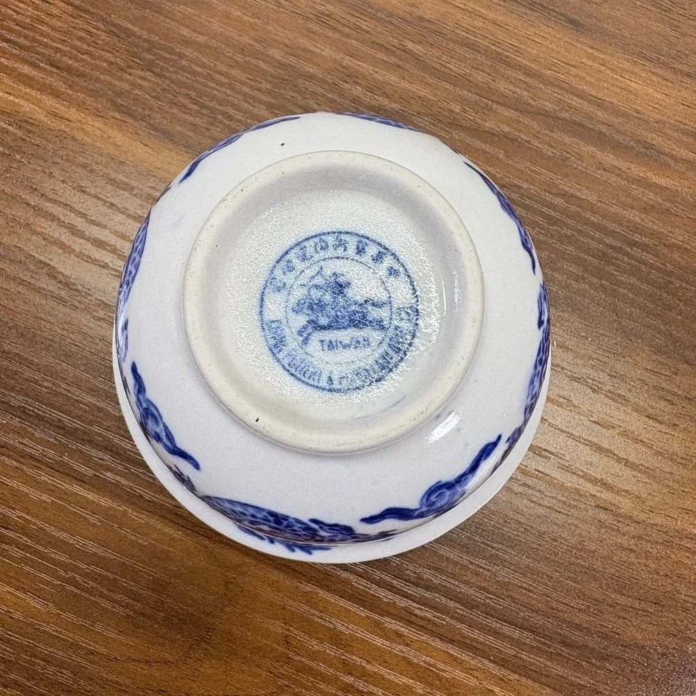 Vintage Chinese Blue Porcelain Dragon Bowl Cobalt‎ Blue with Base 3.5